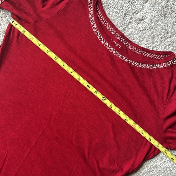 ⭐️BOGO FREE⭐️ LOFT Red Ruffled Short Sleeve T-Shirt - Picture 6 of 8
